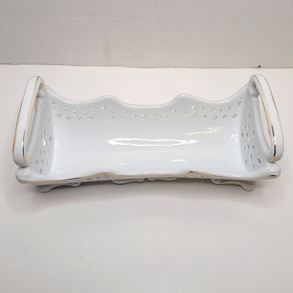 Cracker Serving Boat Vintage Porcelain Treasures Dish with 24kt Gold Trim - Picture 4 of 10